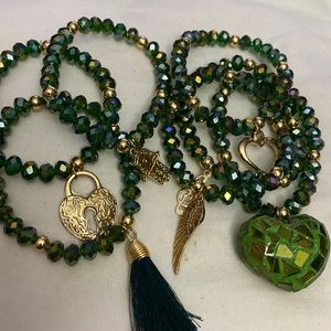 Weekly crystal 8ml , with gold bath 14k,green color Adjustable